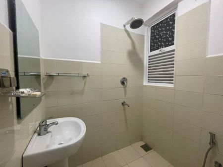 Bathroom - 🏢 Furnished Apartment For Rent –  Colombo 02 - PDA290