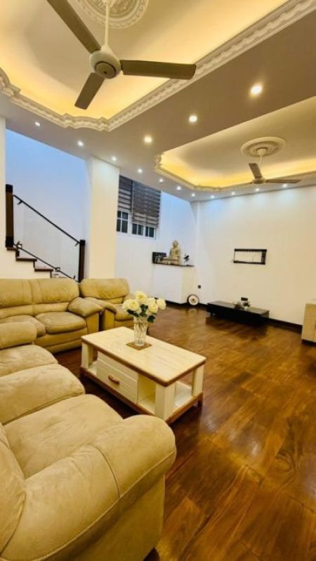 Living Room - ￭ Thalawathugoda ￭ 05BR House For Rent ￭ (NK11670)