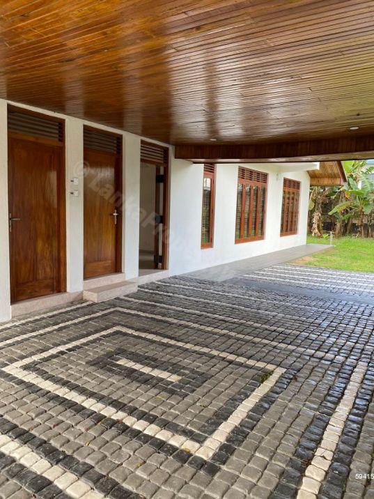 Exterior - House for rent in Kelaniya
