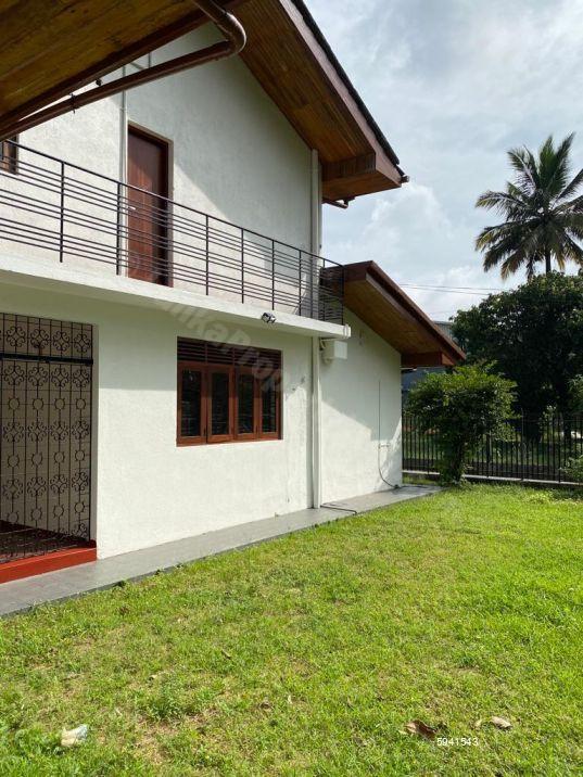 Exterior - House for rent in Kelaniya