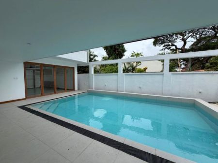 Pool - Newly Refurbished House for Rent in Colombo 7