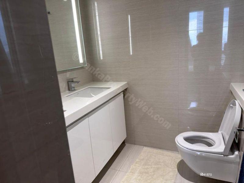 Bathroom - Apartment for rent in Colombo 2
