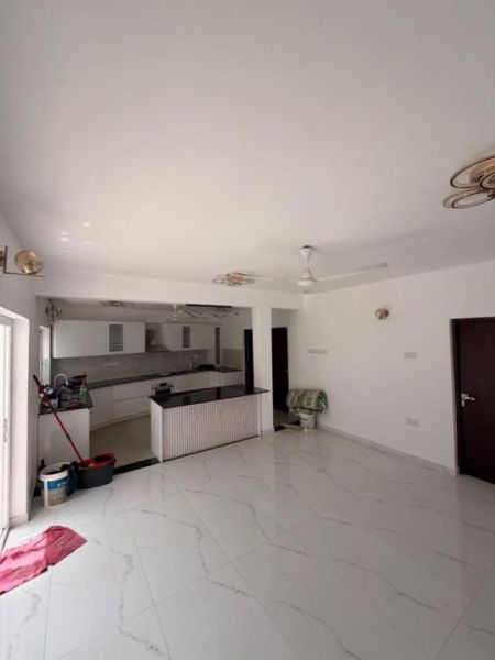 Living Room - Spacious 6 Bedroom Three-Storey House for Rent at Papiliyana / LKR 450,000 (Negotiable) (EM228RN)