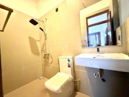 Bathroom - House for sale in Thalawathugoda 
