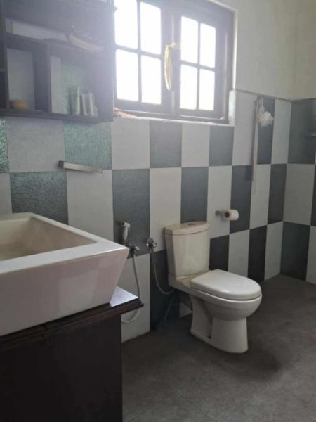 Bathroom - House for sale in Makola 