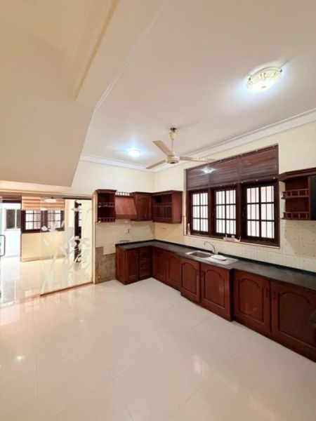 Kitchen - Luxury 4 Bedroom House for Rent in Colombo 7 / LKR 850,000 (Negotiable) (EM244RN)