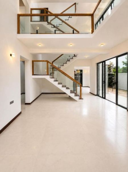 Living Room - House for sale in Thalawathugoda 