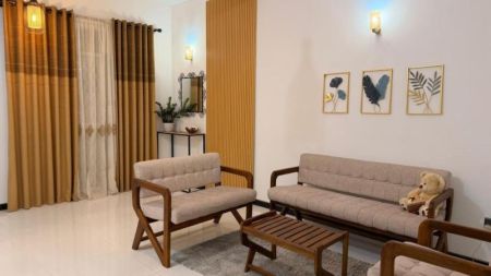 Living Room - (RR662) Modern Two Storey House for Rent in Moratuwa
