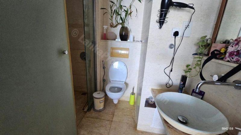 Bathroom - Apartment for rent in Colombo 3