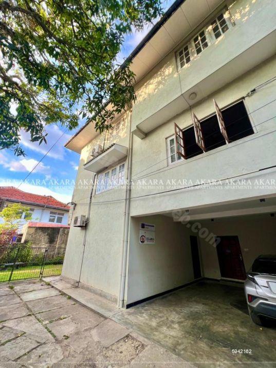 Exterior - House for rent in Colombo 5