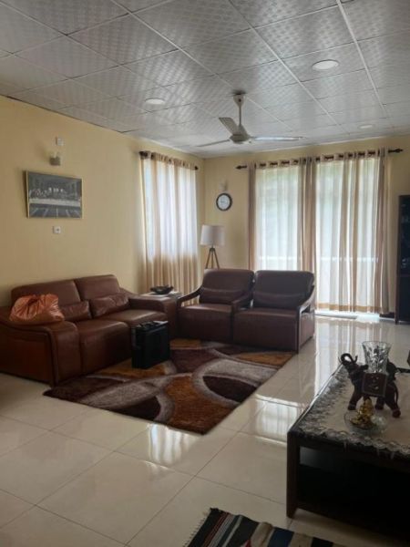 Living Room - Spacious 9-Bedroom Residence for Sale – Colombo 4
