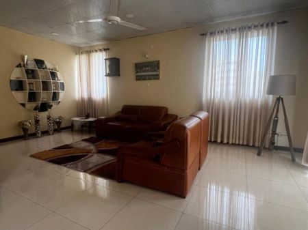 Living Room - Spacious 9-Bedroom Residence for Sale – Colombo 4