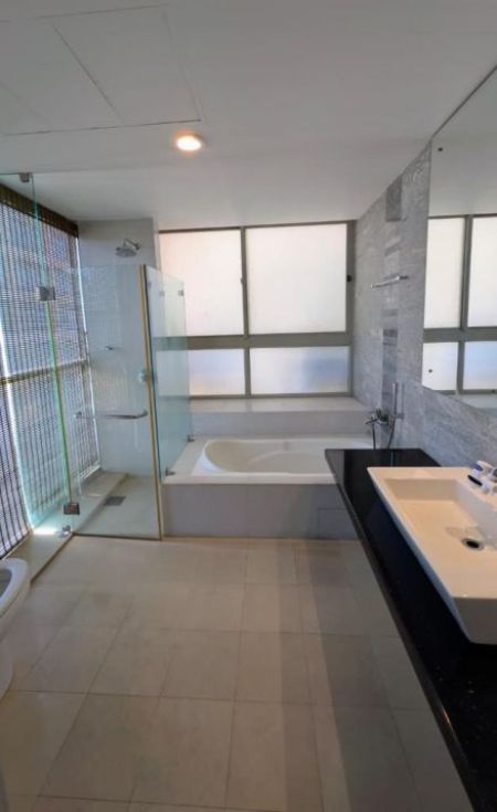 Bathroom - 2BR Furnished Apartment for Rent at Emperor, Colombo 03 | LKR 500,000 Per Month (AP4897)