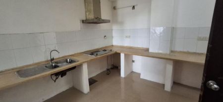 Kitchen - 3 Bedrooms Apartment for sale at Colombo 10