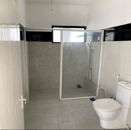 Bathroom - 4 Bedroom House for Sale in Pita kotte / LKR 60,000,000 (Negotiable) (EM246RN)