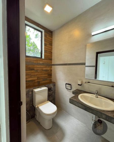Bathroom - House for sale in Hokandara 