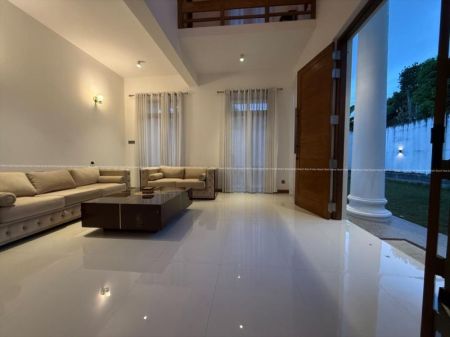 Living Room - House for sale in Thalawathugoda 