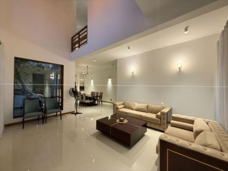 Living Room - House for sale in Thalawathugoda 