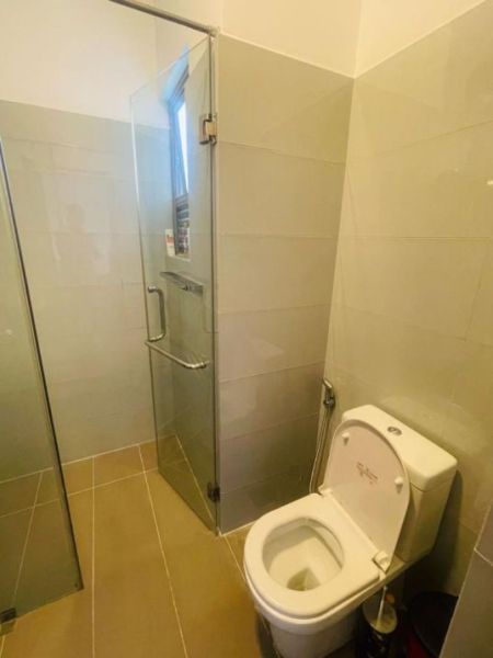 Bathroom - Short term Canterbury golf resort Apartment for rent in Piliyandala 