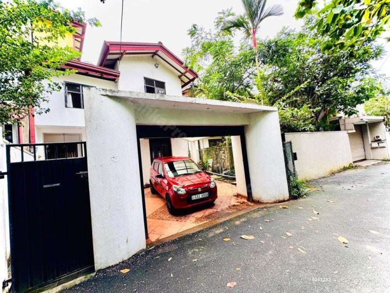 House for sale in Nugegoda