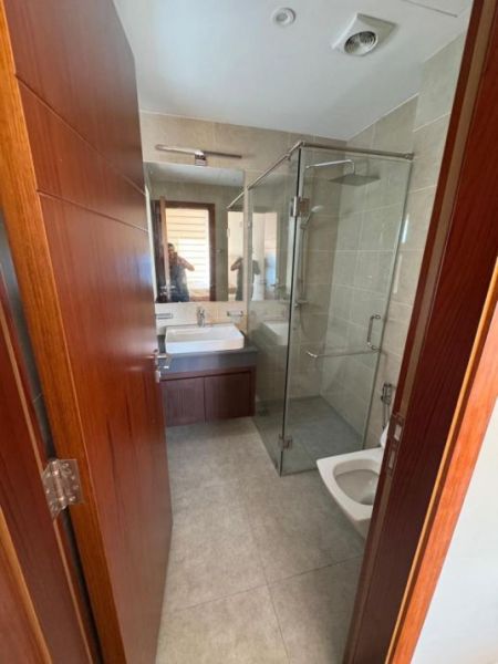Bathroom - A luxurious 2-bedroom apartment is available for rent at The Grand, Colombo 07