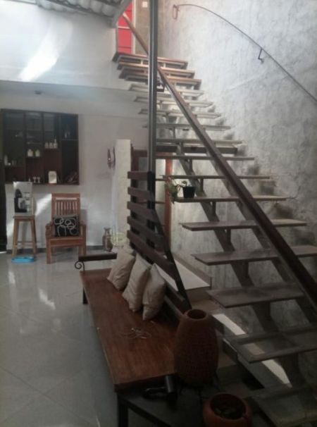 Living Room - 5 Bedroom House for Sale - Battaramulla, Wickramasinghapura Road | LKR 27.5 Million (EM1040)