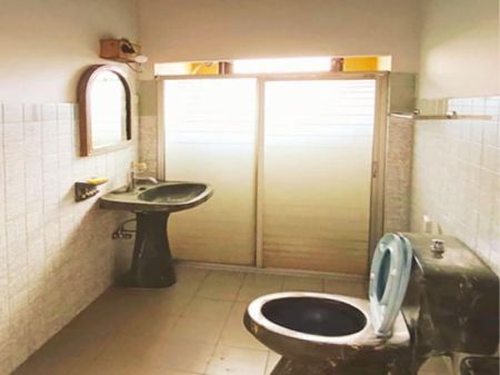 Bathroom - House For Rent – Kalapaluwawa, Rajagiriya.