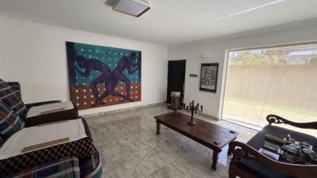 Living Room - A Luxurious 4BR House for Sale in the Most Exclusive Lake Drive Neighbourhood - Lake Drive, Rajagiriya