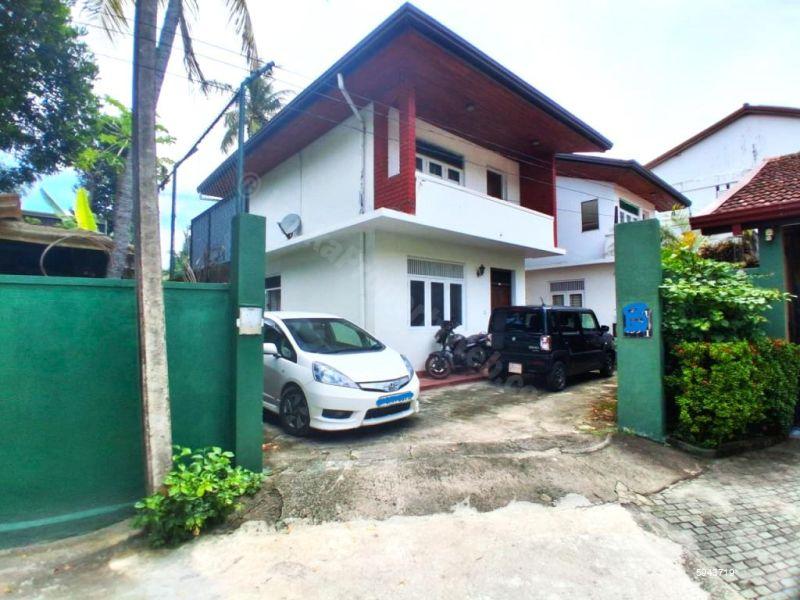Land with house for sale in Kalubowila