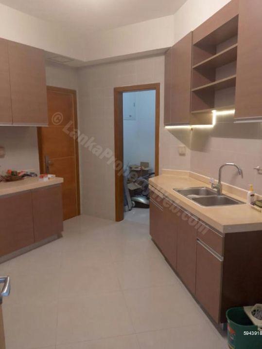 Kitchen - Apartment for sale in Colombo 5