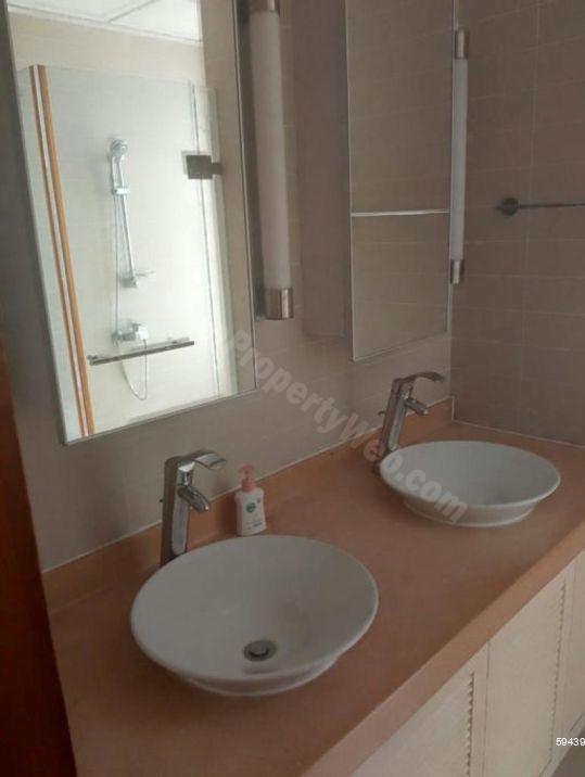 Bathroom - Apartment for sale in Colombo 5