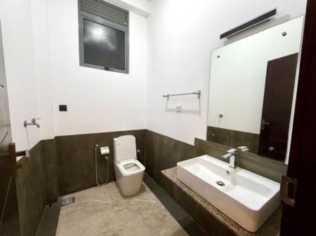 Bathroom - Brand New Modern Luxury House for Sale – Thalawathugoda