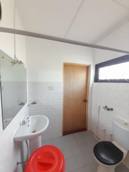Bathroom - Fully Furnished 2-Bedroom First-Floor Annex for Rent in Nawala | Ideal for Foreigners & Local Professionals 