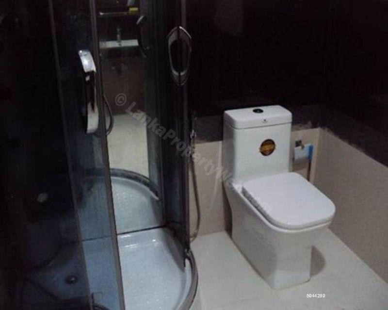 Bathroom - House for rent in Rathmalana