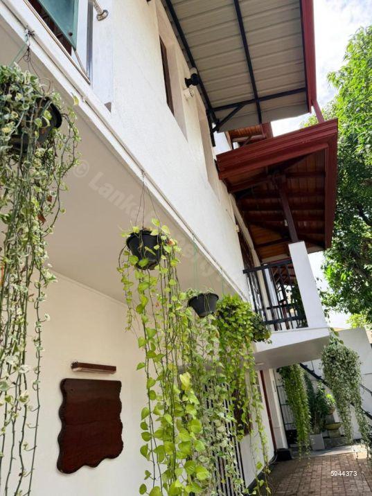 Exterior - House for sale in Colombo 5