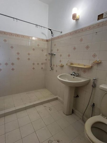 Bathroom - 16 Perch Two-Story House For Sale in Ethul Kotte CVVV – A2