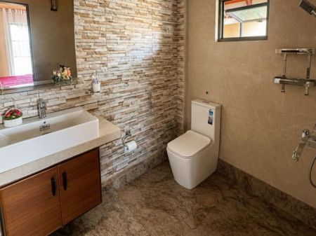 Bathroom - House for Rent - Battaramulla | LKR 425,000