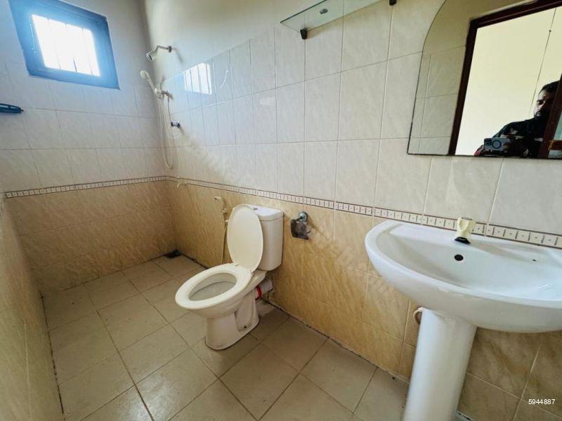 Bathroom - House for rent in Rathmalana