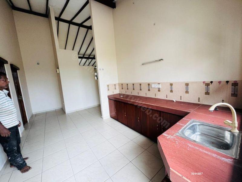 House for rent in Rathmalana