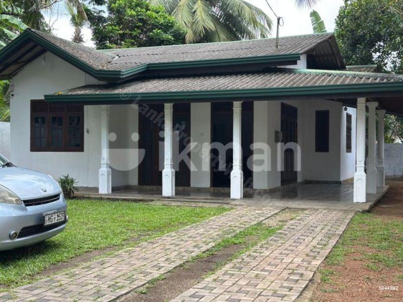 Exterior - House for rent in Athurugiriya