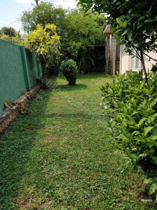 Commercial for sale in Boralesgamuwa