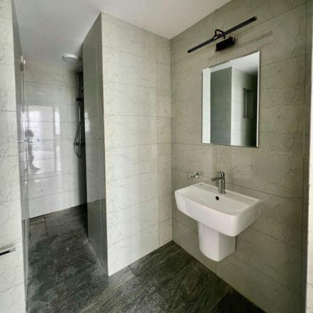 Bathroom -  Cornwall - 04 Bedroom Unfurnished Duplex Apartment for Sale in Colombo 03 (A4493)