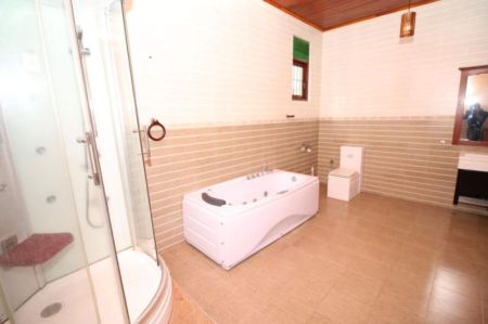 Bathroom - 🏡 Villa for Sale – Unawatuna