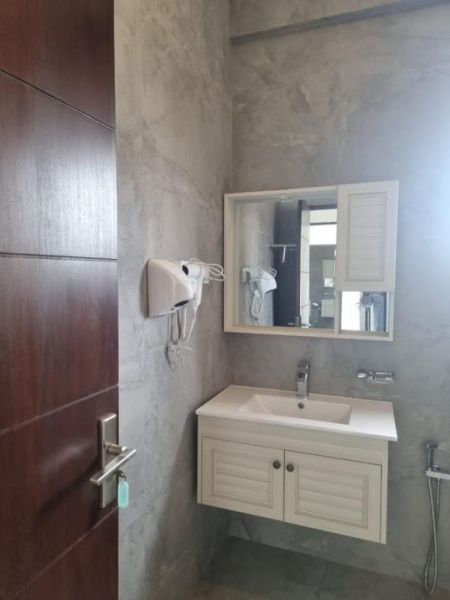 Bathroom - Legend Tower/03beds/Furnished Apartment for rent in Colombo 07