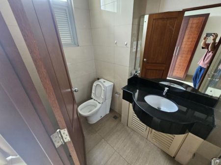 Bathroom - 2 Bed Apartment For Rent in Park Road (Col 05)