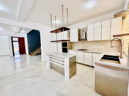 Kitchen - 7 Bedroom house for sale in Malabe 