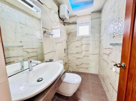 Bathroom - 7 Bedroom house for sale in Malabe 