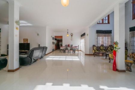 Living Room - 21.25 Perches Furnished House for Sale - HL55148