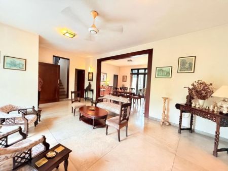 Living Room - (DH728) Luxury Two Storey House for Sale in Thalawathugoda