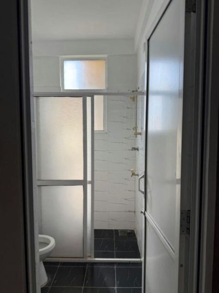 Bathroom - Falcons Residencies - 02 Bedroom Semi Furnished Apartment for Sale in Colombo 04 (A5861)